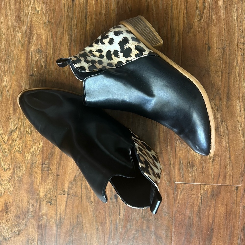 Leopard Print Women’s Ankle Boots - Picture 3 of 6